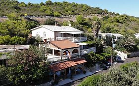 Apartments Uskok